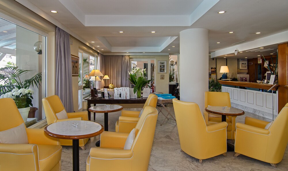 Concierge Desk