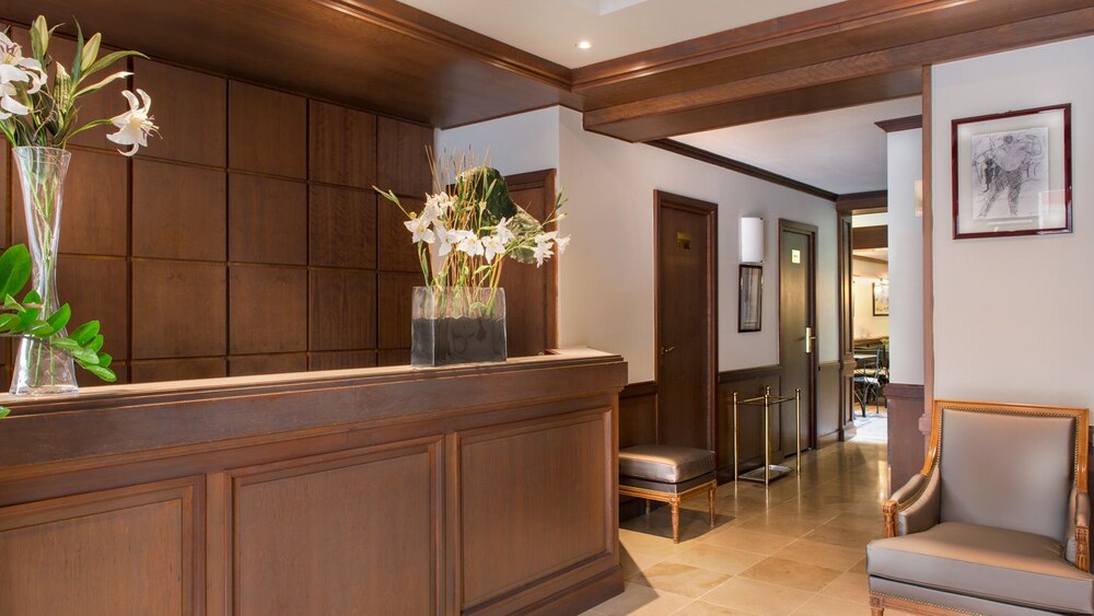 Concierge Desk