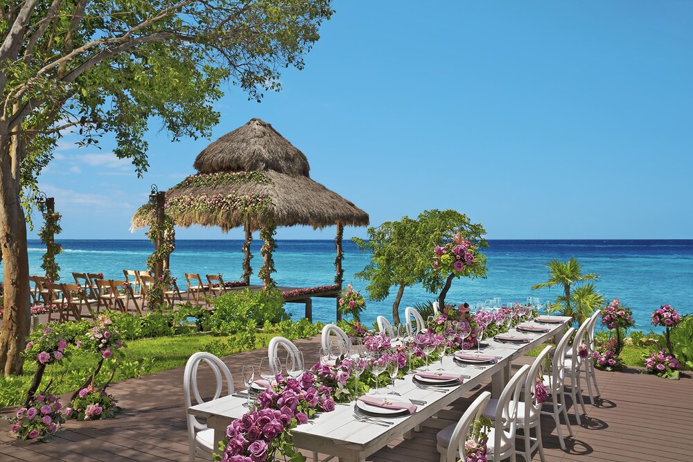 Outdoor Banquet Area