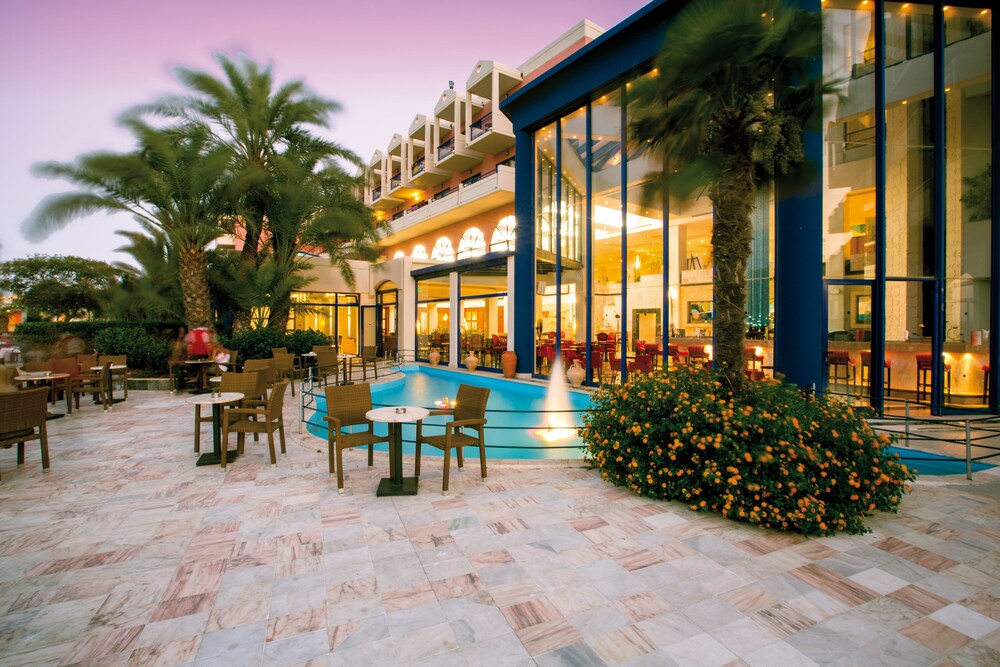 Hotel Bar