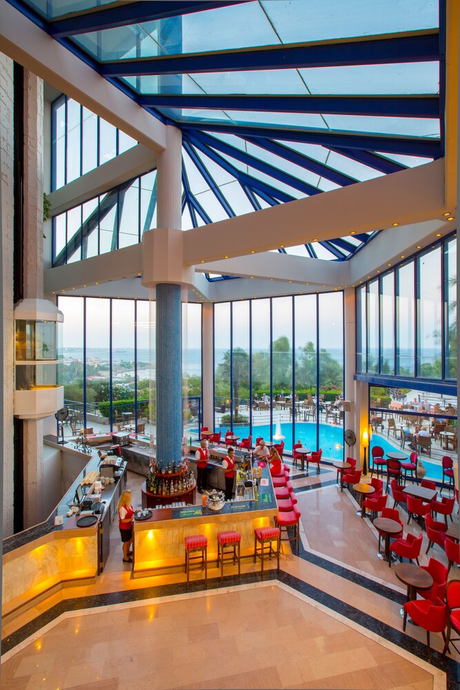 Hotel Bar