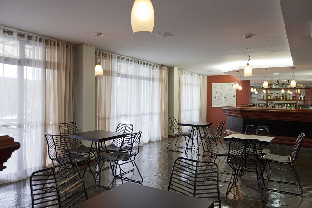 Hotel Bar