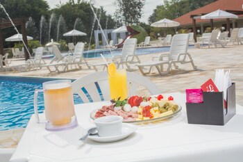 Poolside Bar