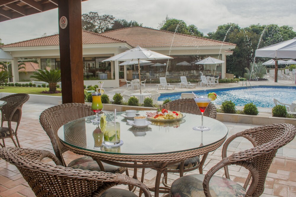 Poolside Bar