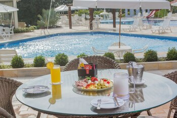 Poolside Bar