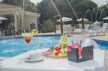 Poolside Bar
