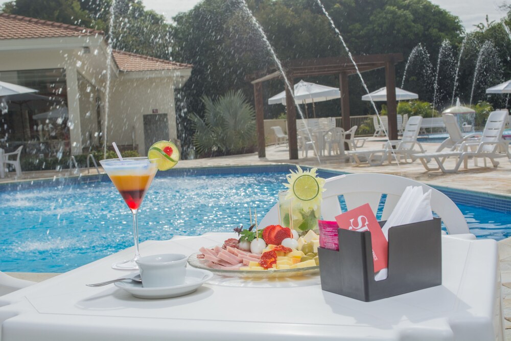 Poolside Bar