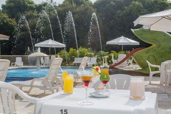 Poolside Bar