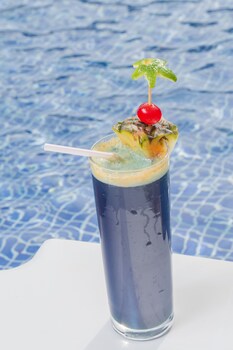 Poolside Bar