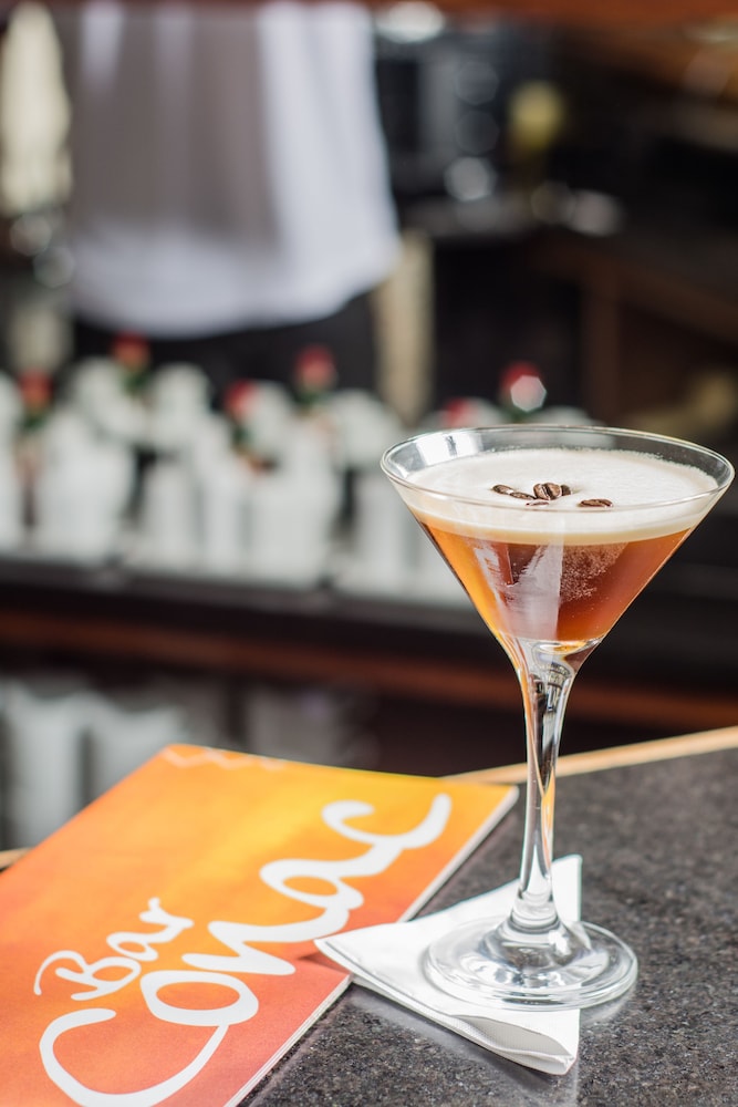 Hotel Bar
