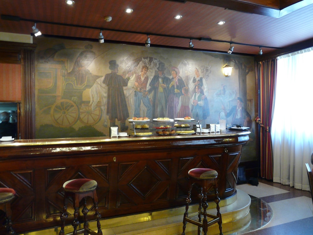 Hotel Bar