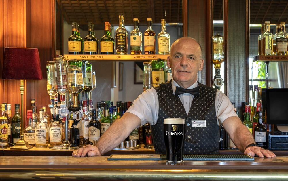 Hotel Bar