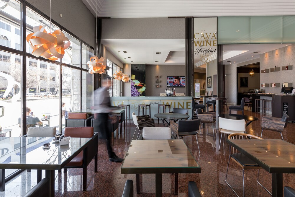Hotel Bar