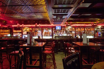 Hotel Bar