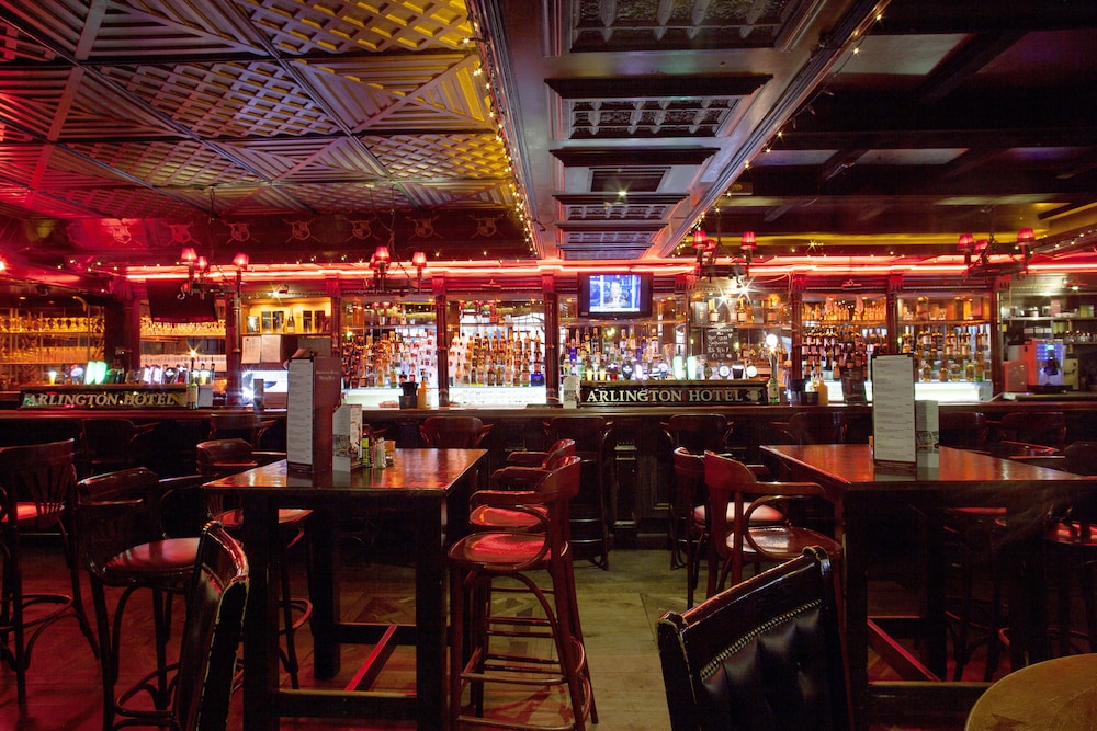 Hotel Bar