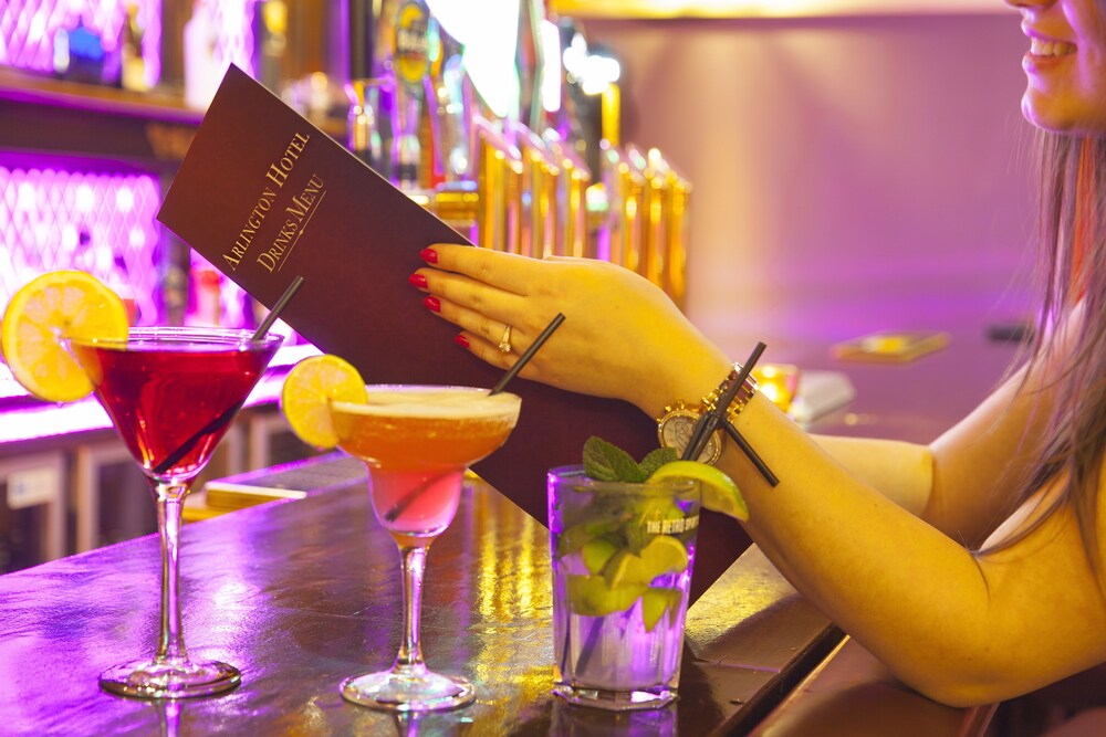 Hotel Bar