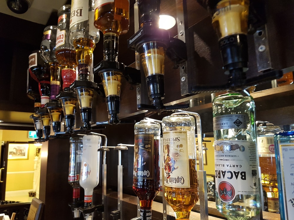 Hotel Bar