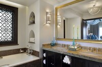 Prince Suite, Arabian Court