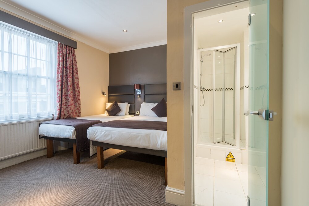 Guest room