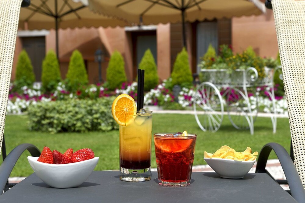 Hotel Bar