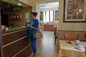 Hotel Bar