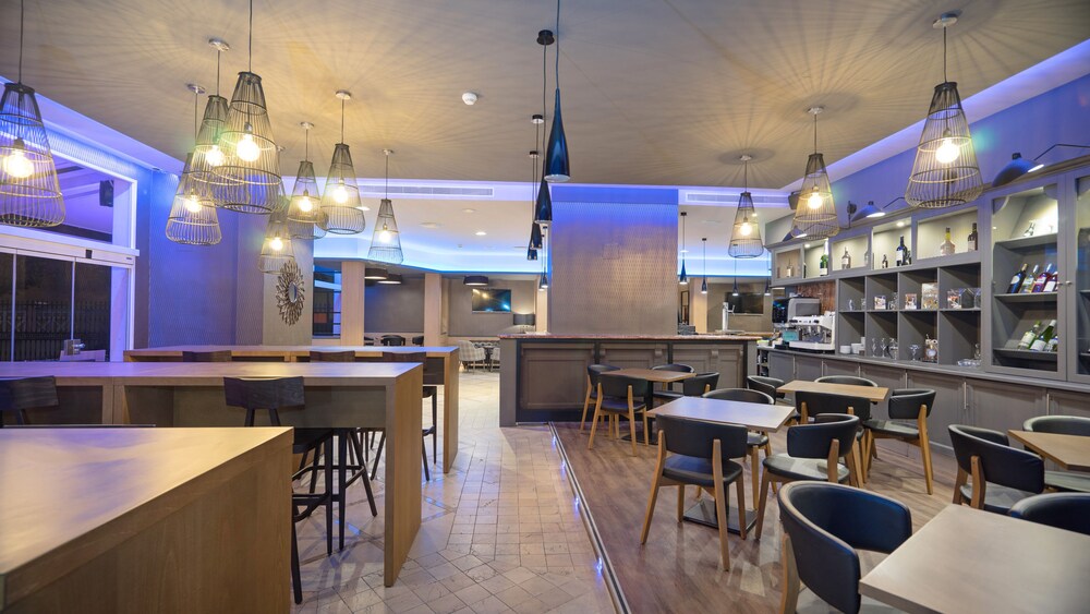 Hotel Bar