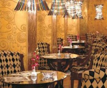 Hotel Lounge
