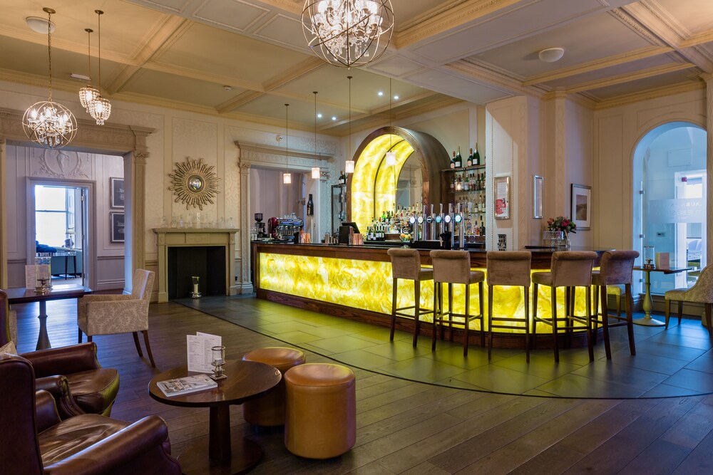 Hotel Lounge