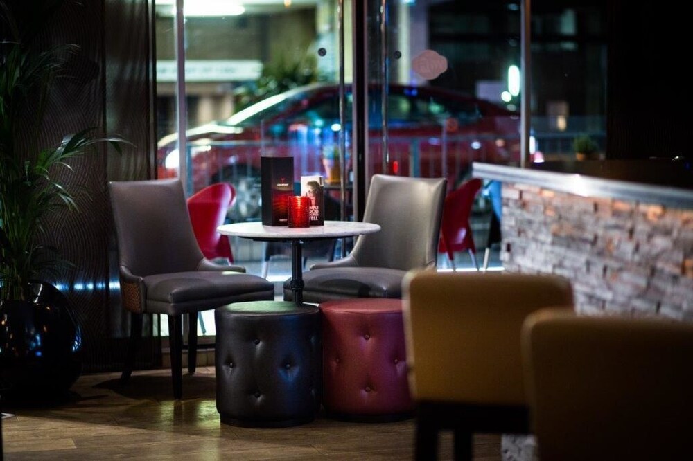 Hotel Bar