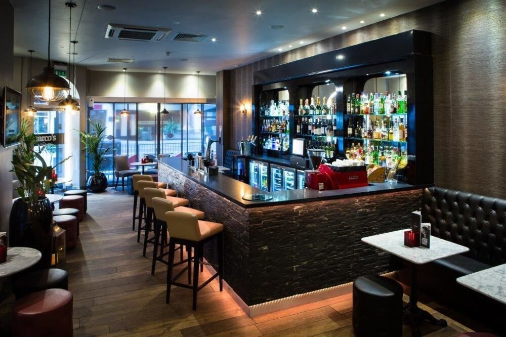 Hotel Lounge