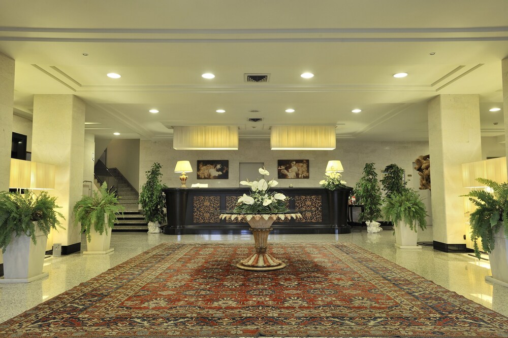 Concierge Desk