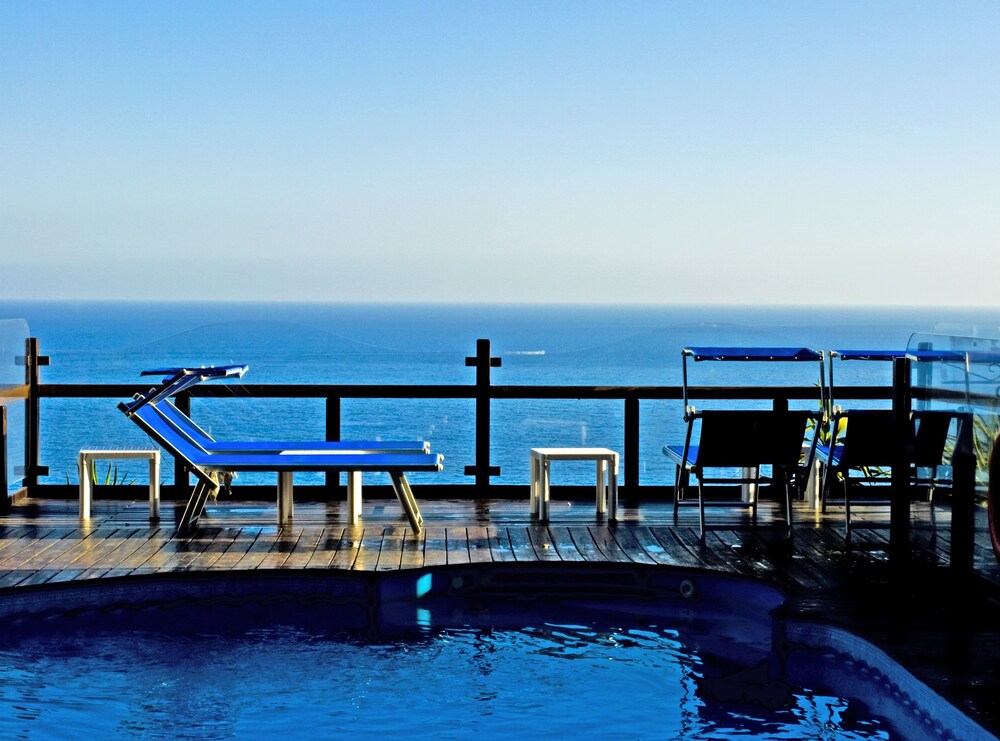 Sundeck
