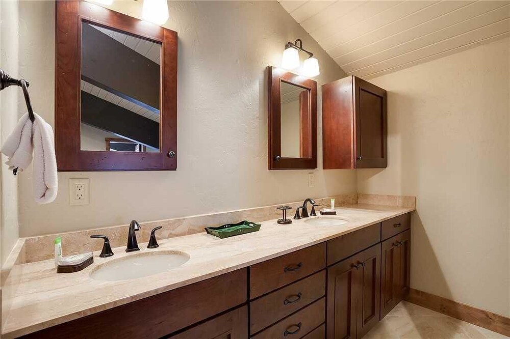 Condo, 2 Bedrooms, Valley View - Bathroom