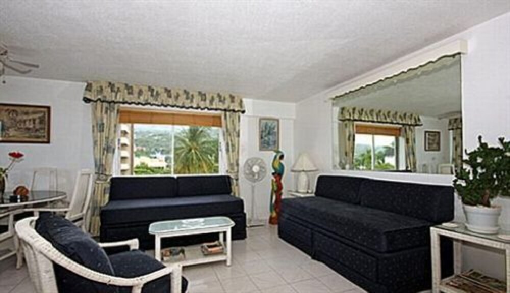 Apartment, 1 Bedroom, Multiple View - Guestroom