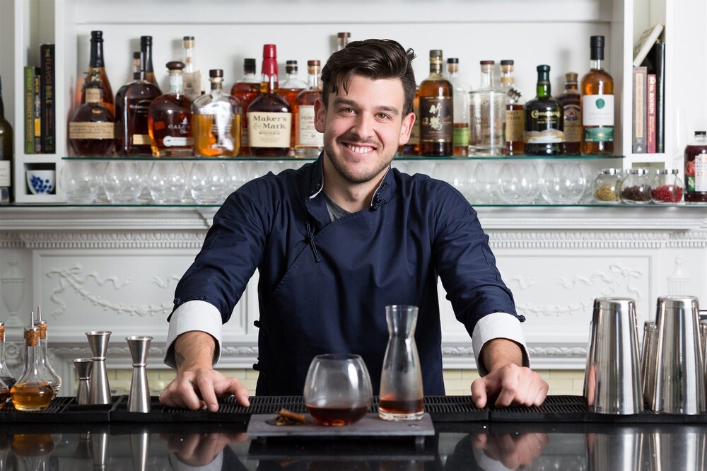 Hotel Bar