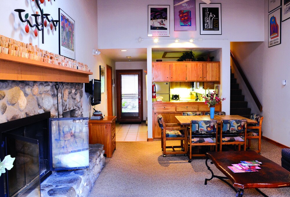 Villa, 2 Bedrooms, Kitchen (Creek View) - Living Area