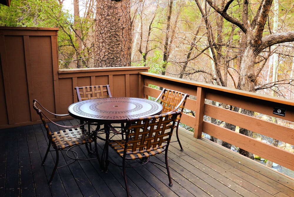 Villa, 2 Bedrooms, Kitchen (Creek View) - Terrace/Patio
