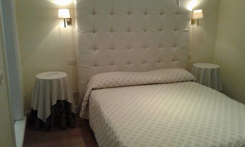 Double Room - Featured Image