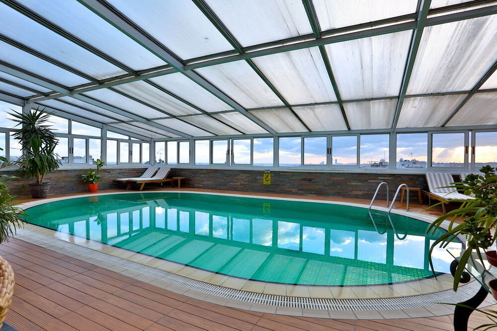 Indoor/Outdoor Pool