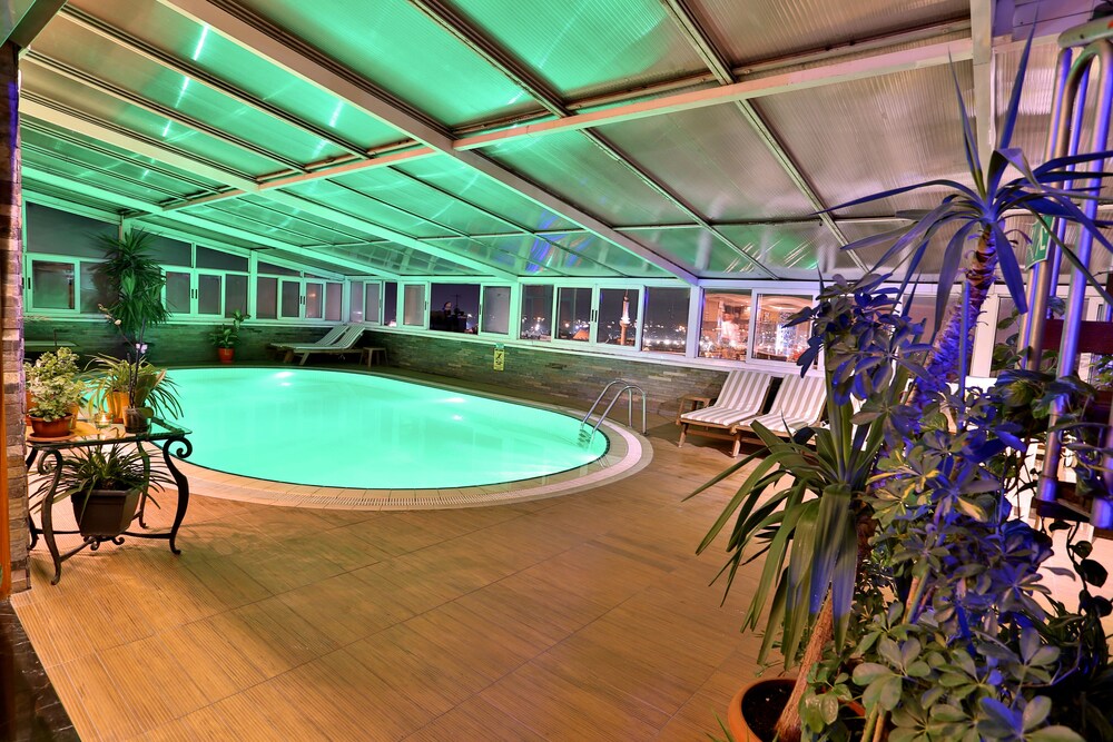 Indoor/Outdoor Pool