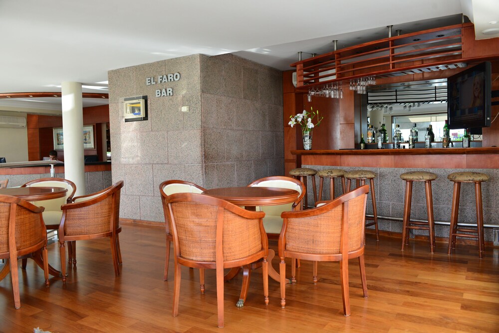 Hotel Bar