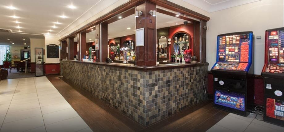 Hotel Bar