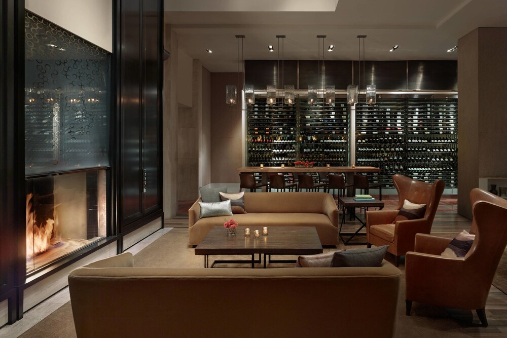 Hotel Lounge