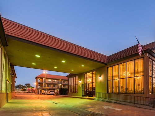 Quality Inn & Suites Bell Gardens-Los Angeles