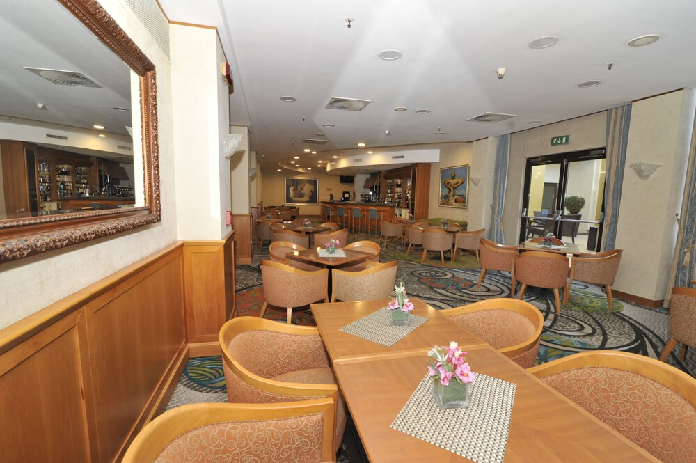 Hotel Lounge