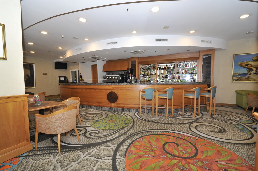 Hotel Bar