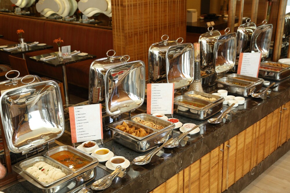 le petit-déjeuner buffet
