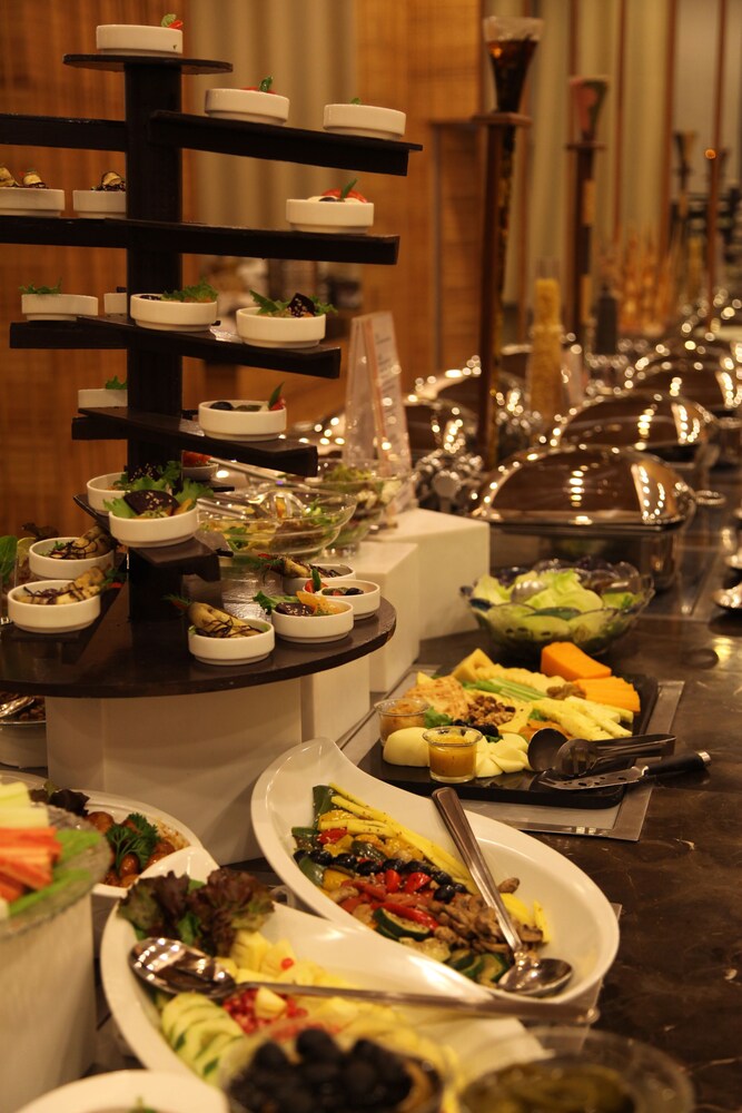 le petit-déjeuner buffet