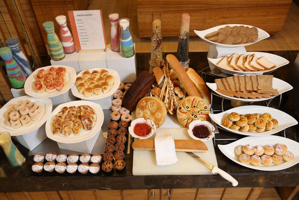 le petit-déjeuner buffet