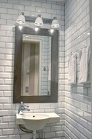 Standard Room, 1 Queen Bed, Non Smoking, Bathtub (Deluxe Bath room)